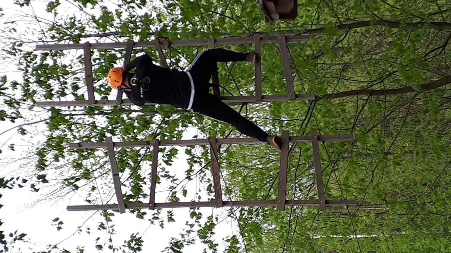 Es gibt 2 Kletterparks in der Umgebung. In Brunssum (het Plateau) und in Landgraaf bei Snowworld. Wer wagt es, die Herausforderung anzunehmen?