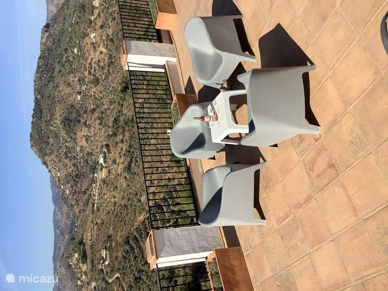 Lekker genieten bij een aperitiefje