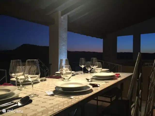 villa en España, Costa del Sol, Comares – Casa Mendoza cena al atardecer