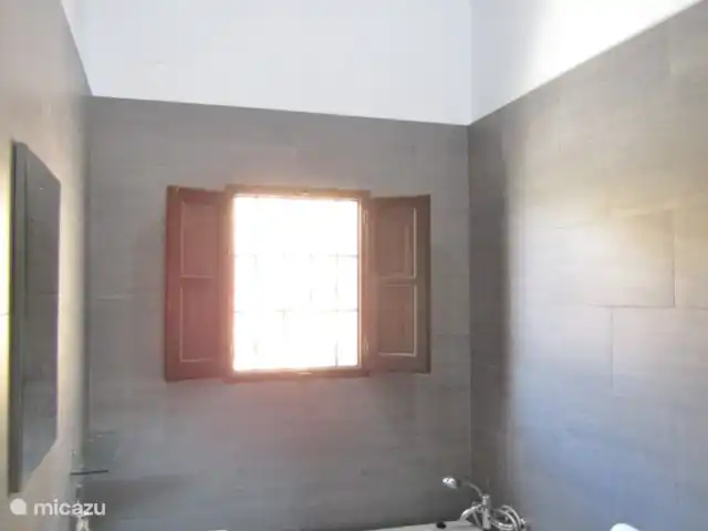 villa en España, Costa del Sol, Comares – Casa Mendoza Baño privado 1 con bañera, lavabo, ducha y WC