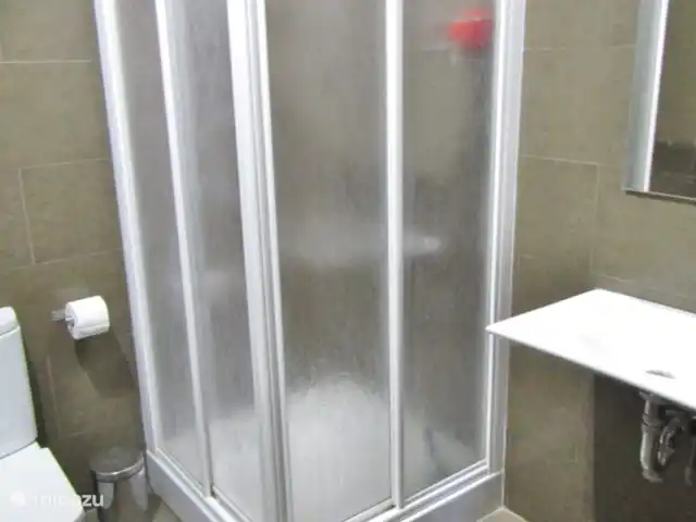 villa en España, Costa del Sol, Comares – Casa Mendoza Baño en suite 2 Con ducha, lavabo e inodoro