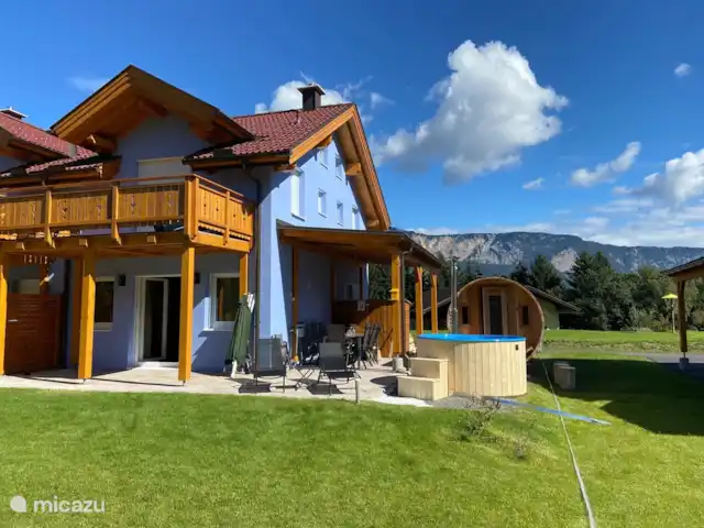 Vacances 3 pays-Hottub, BBQ, Sauna | Autriche, Carinthie, Arnoldstein - bungalow Maison avec sauna tonneau, bain à remous, balcon et terrasse