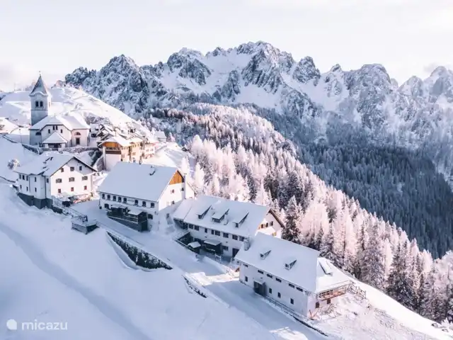 Vacances 3 pays-Hottub, BBQ, Sauna | Autriche, Carinthie, Arnoldstein - bungalow Options de déjeuner en été et en hiver au Monte Lussari