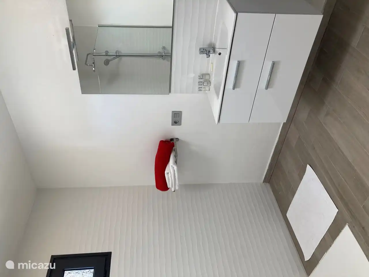 Bathroom 3 with single sink with spacious drawers ...