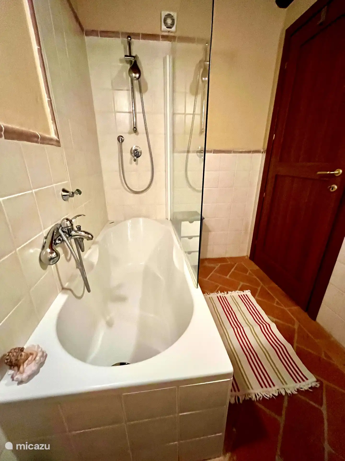 Badezimmer im ersten Stock