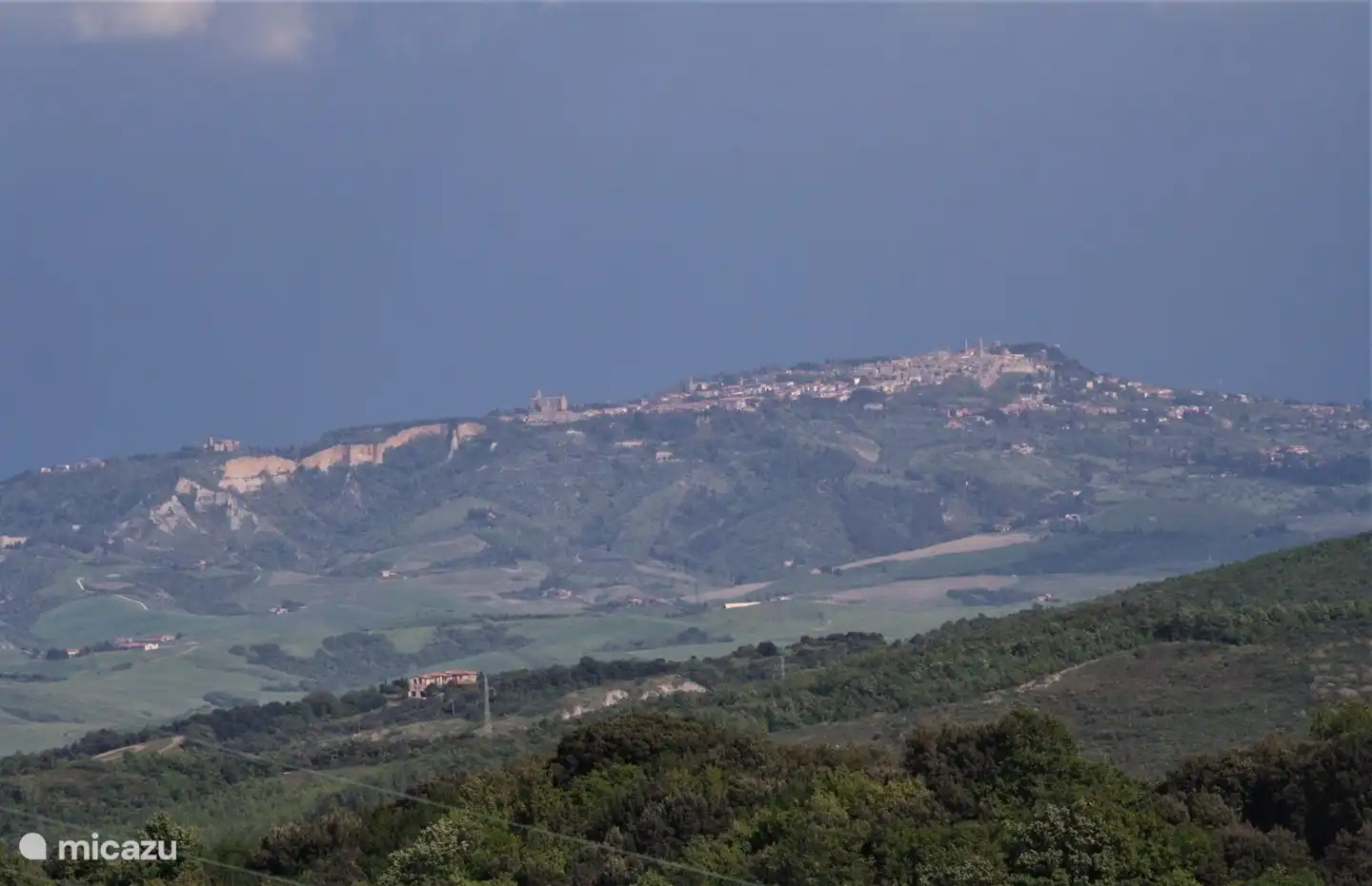 Blick auf Volterra vom Haus mit dem Fernglas!