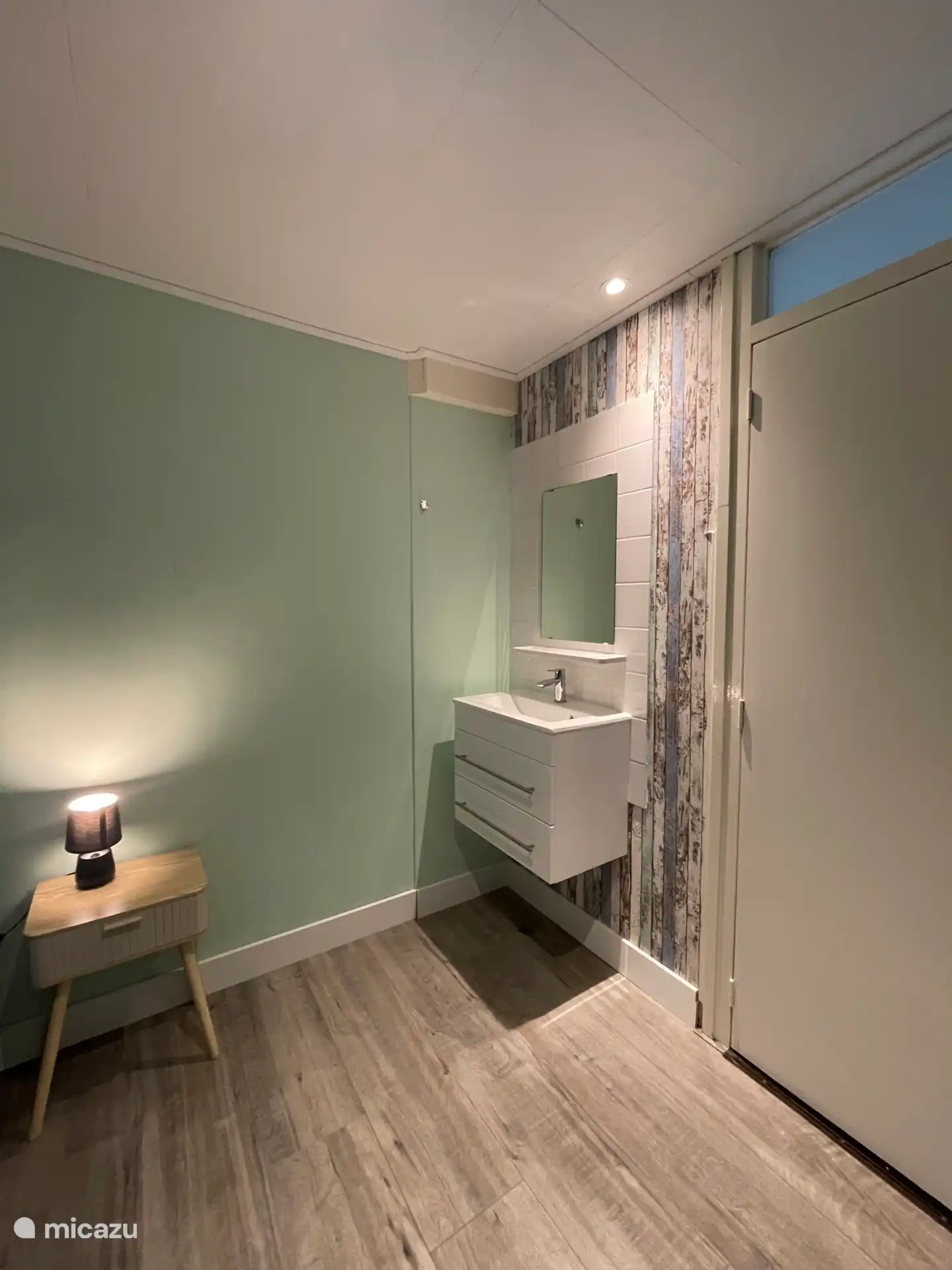 Praktisches Waschbecken im Hauptschlafzimmer