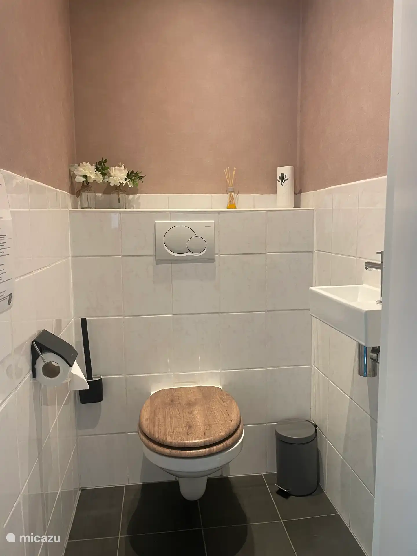 Separate Toilette 