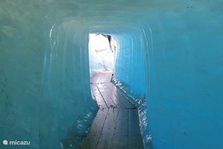 Cueva de hielo en el paso de Furka