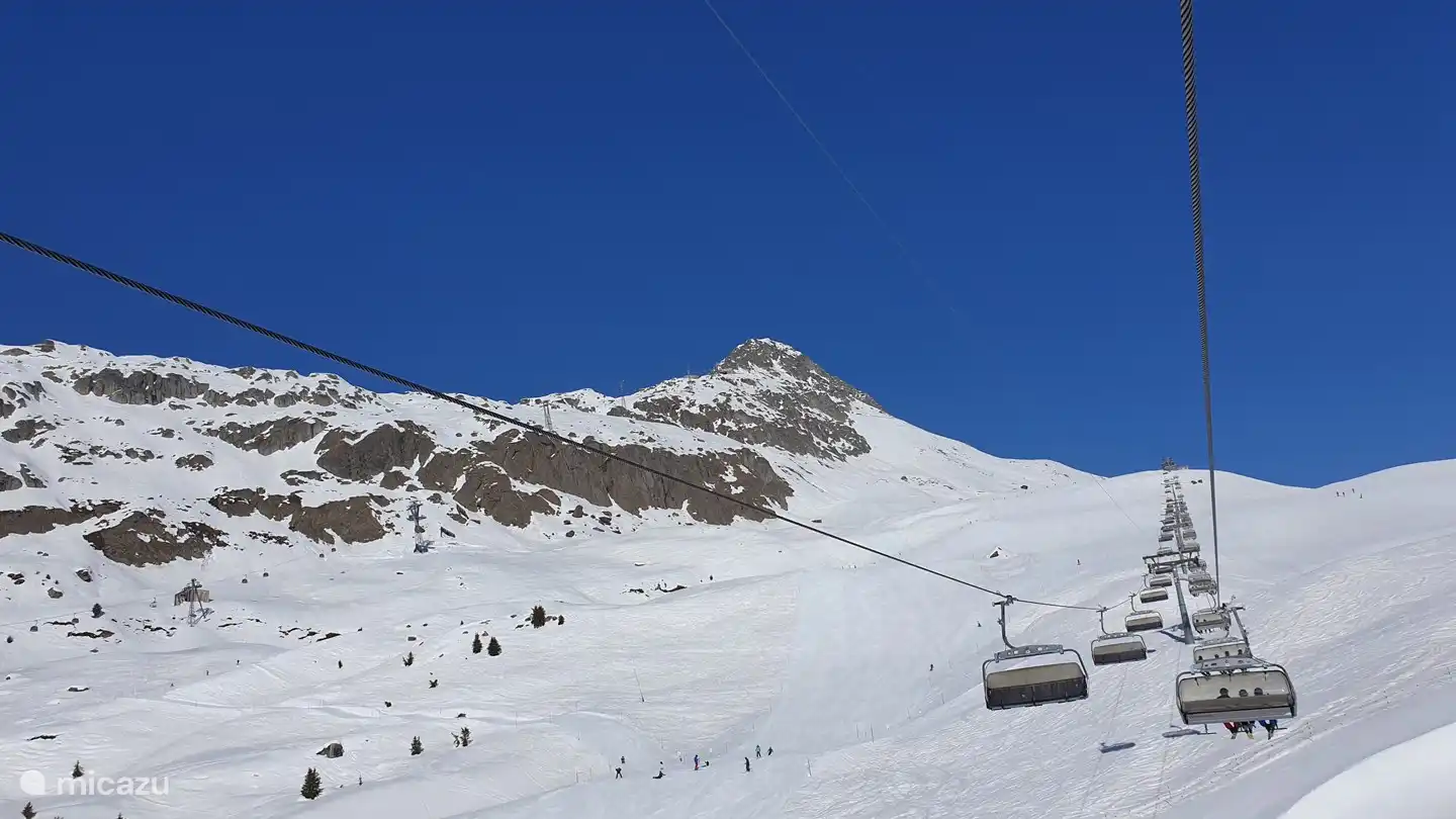 Wonderfully quiet skiing or boarding? Then you have to be here.