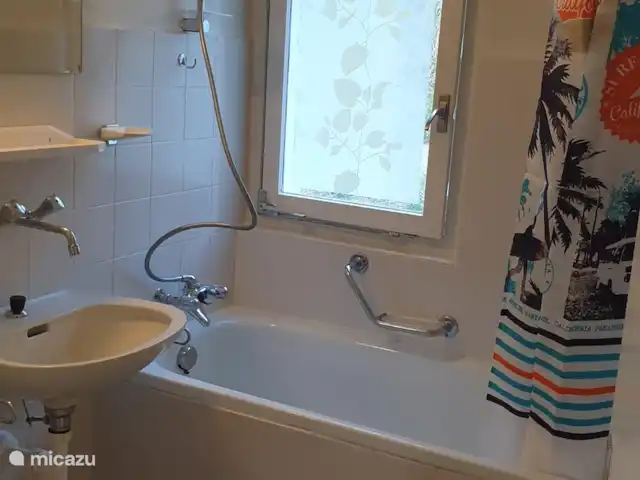 Chalet Belle Hélène | Suisse, Valais, Fiesch - chalet Salle de bain à l'étage