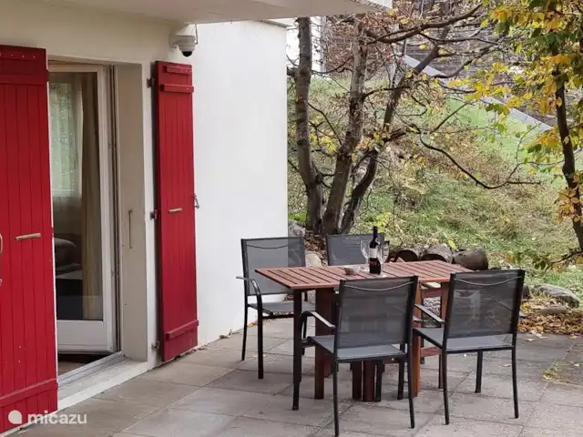 Chalet Belle Hélène | Suisse, Valais, Fiesch - chalet terrasse en contrebas