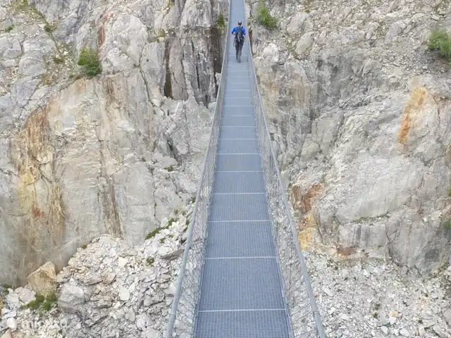 Chalet Belle Hélène | Suisse, Valais, Fiesch - chalet l'arène d'Aletsch. le pont suspendu vers Belalp-Riederalp