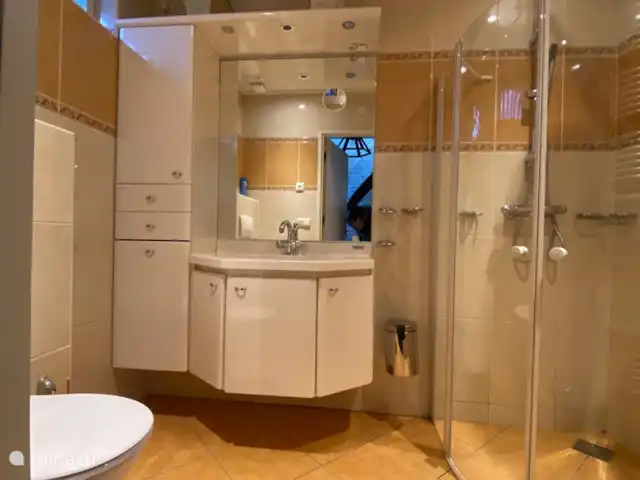 Boshuis huren in Nederland, Drenthe, Wateren - vakantiehuis Dit is de badkamer op de eerste verdieping.