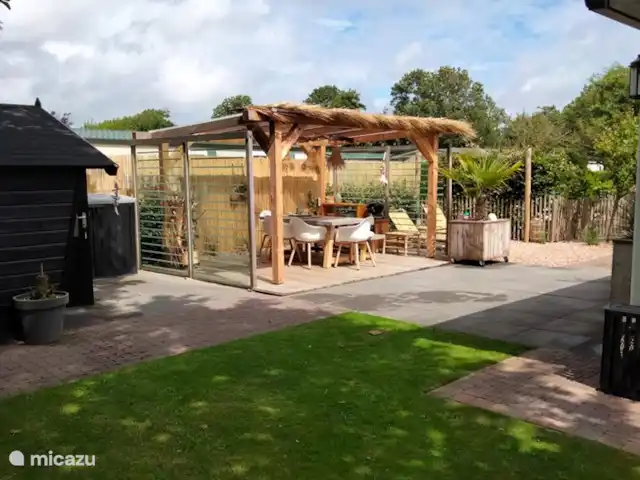 De Goede Ree 37 | Pays-Bas, Hollande méridionale, Goedereede - chalet Auvent à l'ambiance cosy où se trouve le bbq et on peut éventuellement cuisiner à l'électrique