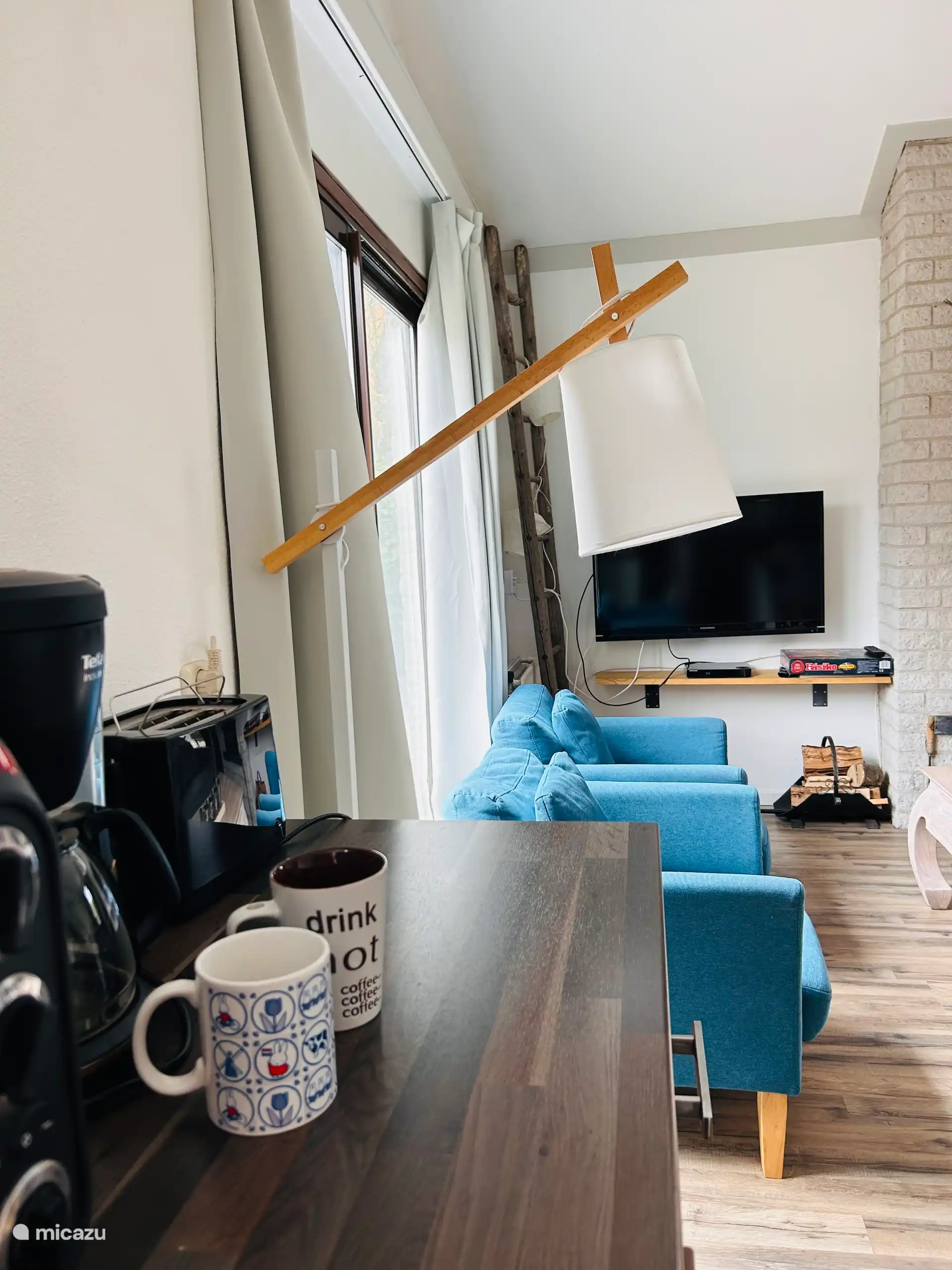 Kaffeemaschine und Toaster vorhanden