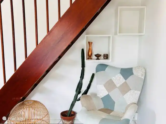 Het Coraaltje huren in Nederland, Noord-Holland, Julianadorp aan Zee - vakantiehuis Stoel onder trap