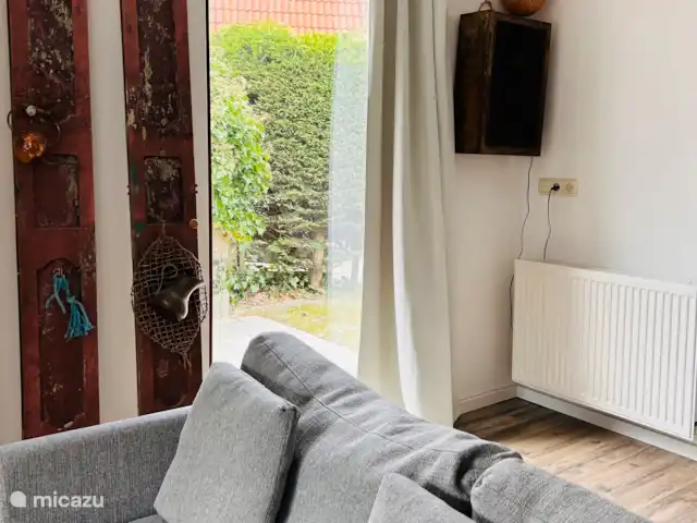 Het Coraaltje huren in Nederland, Noord-Holland, Julianadorp aan Zee - vakantiehuis Raam met gordijn