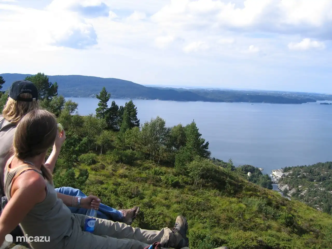 Hermosas rutas de senderismo, aquí a mitad de camino uno de los dos picos de Reksteren