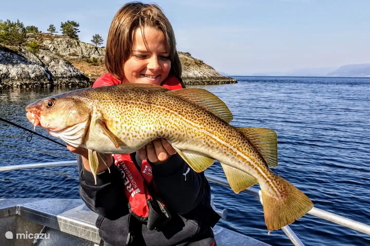 Invitados disfrutando de su pesca