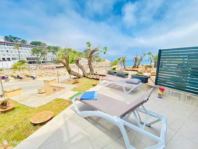 Vakantiehuis Spanje, Mallorca – appartement Luxe direct aan het strand 'CARINA'