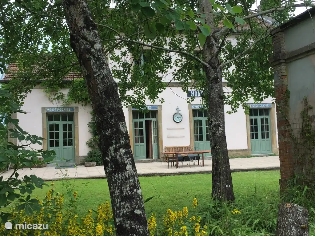 tuin en achteraanzicht