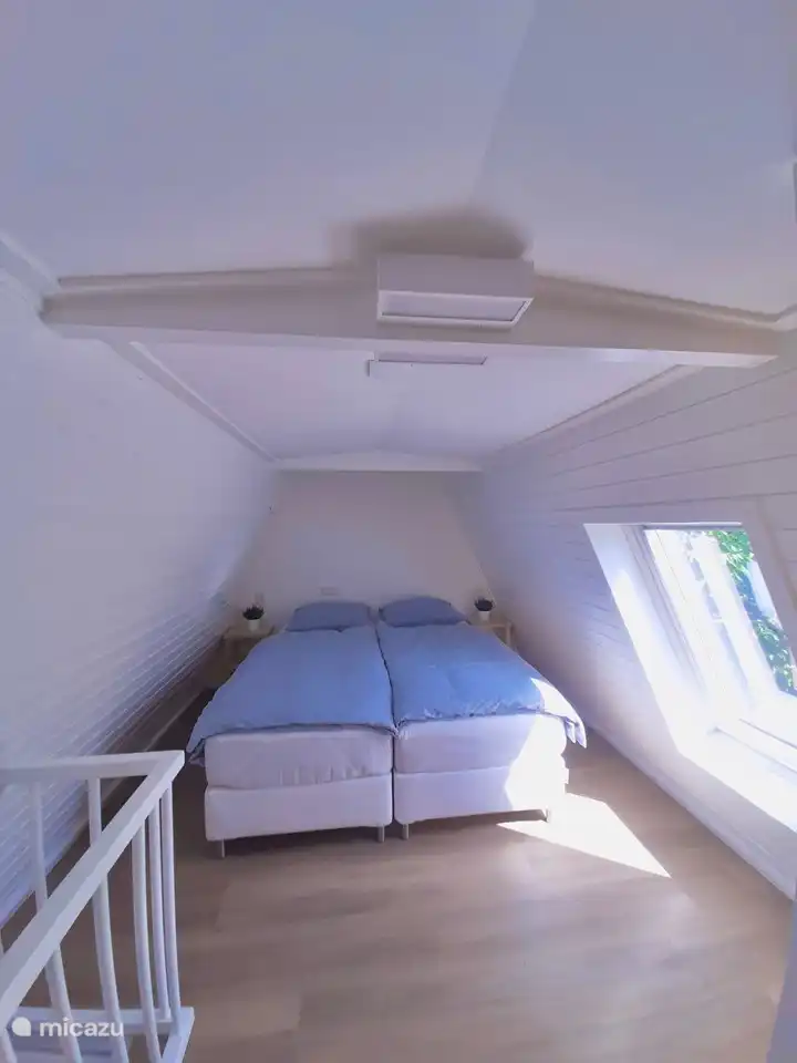 Chambre avec lit double