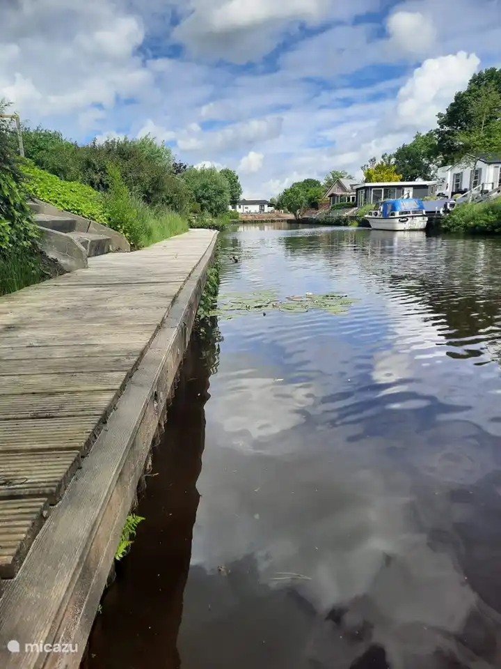 45 Meter langer Steg, links um die Ecke.