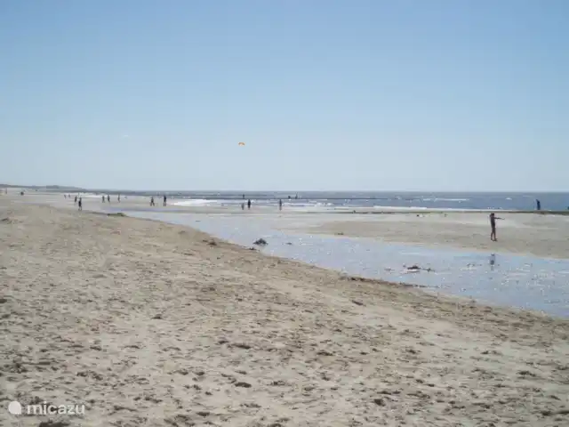 Location de Vacances Pays-Bas, Hollande du Nord, Julianadorp aan Zee, bungalow - De Gele Tulp La maison est proche de la plage.