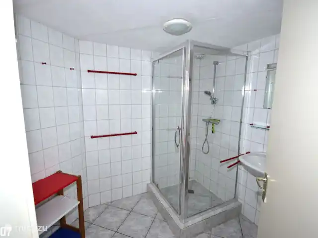 bungalow huren in Nederland, Noord-Holland, Julianadorp aan Zee – Zeester 73 Julianadorp aan Zee badkamer