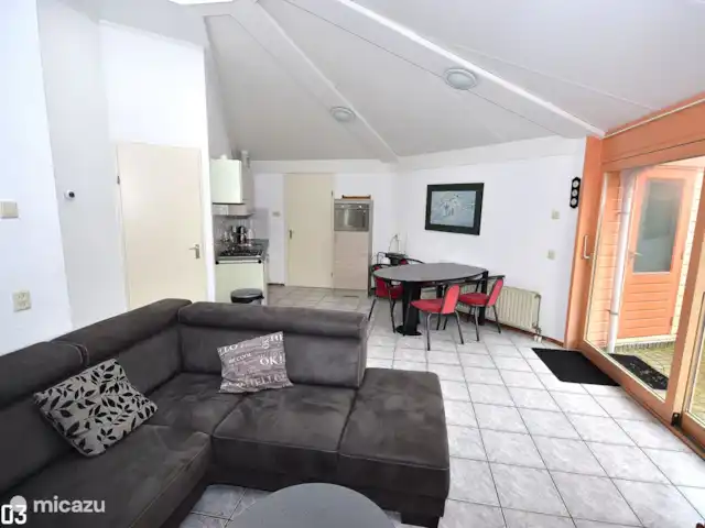 bungalow huren in Nederland, Noord-Holland, Julianadorp aan Zee – Zeester 73 Julianadorp aan Zee woonkamer