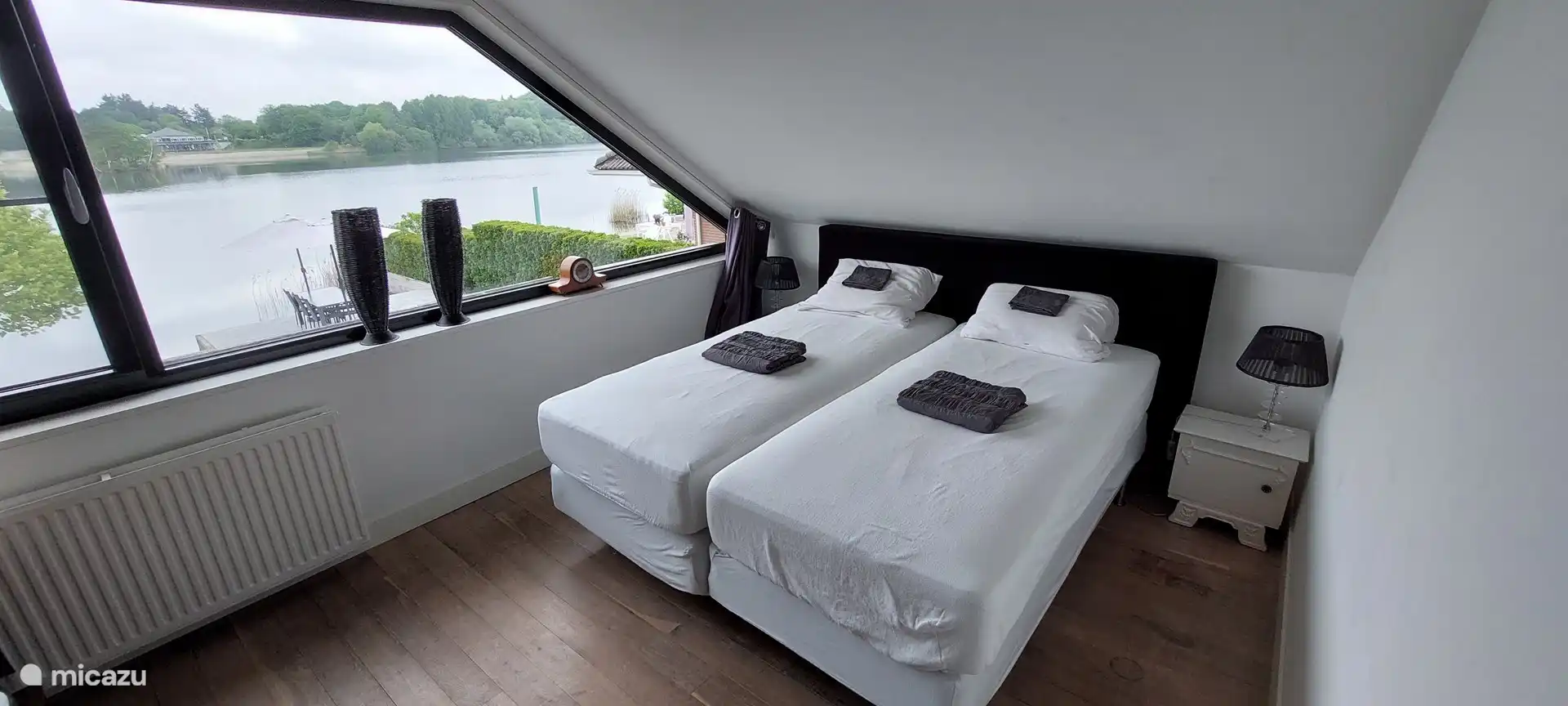 3 chambres spacieuses dont 2 avec vue directe sur le lac