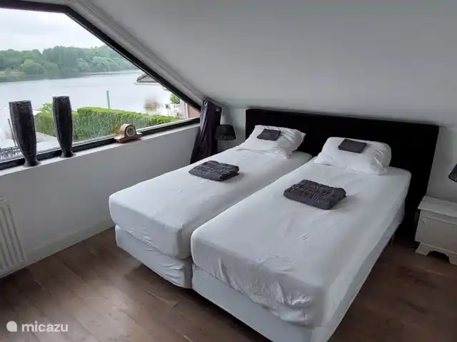 Casa de vacaciones Twente en Países Bajos, Overijssel, Westerhaar - villa 3 amplias habitaciones, 2 de las cuales tienen vista directa al lago.