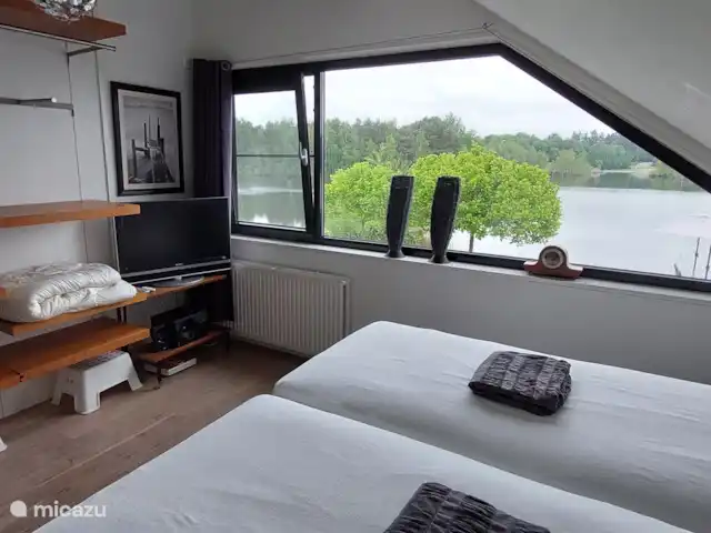Casa de vacaciones Twente en Países Bajos, Overijssel, Westerhaar - villa Armarios abiertos flexibles para guardar ropa.