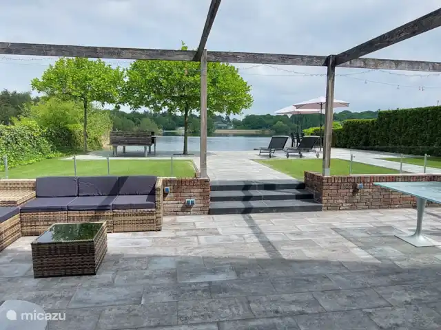 Casa de vacaciones Twente en Países Bajos, Overijssel, Westerhaar - villa Amplia sala de estar directamente detrás de las puertas correderas de la sala de estar.