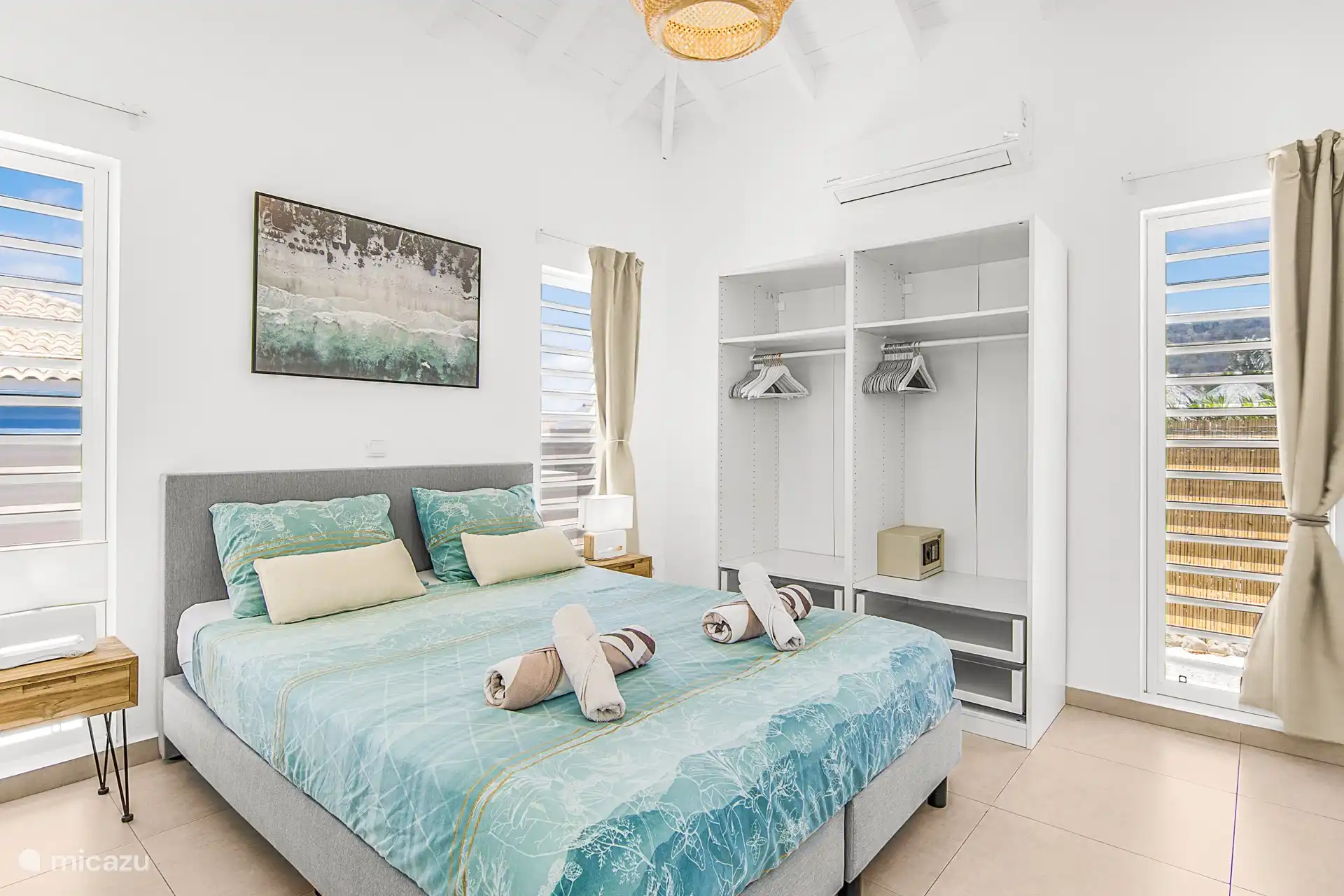 Heerlijke wind door de shutter-ramen. 