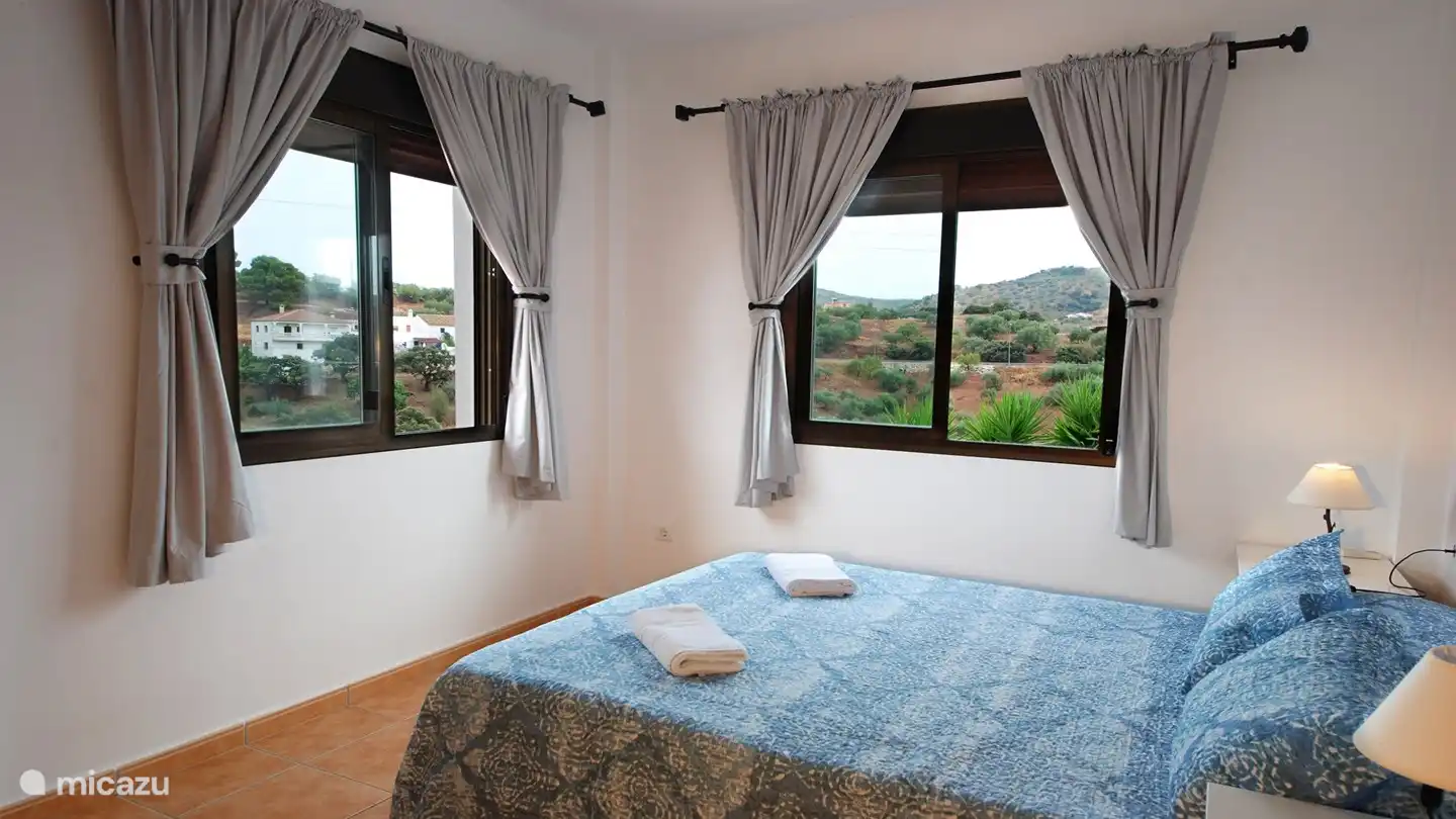 Uitzicht uit een van de slaapkamers