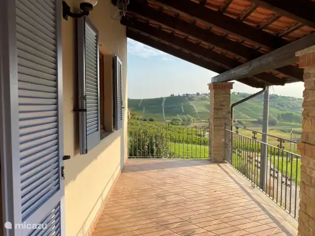 Nel Vigneto huren in Italië, Piëmont, Canelli - vakantiehuis Veranda op de bovenverdieping