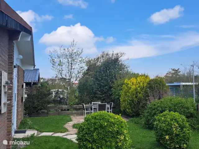 Location de Vacances Pays-Bas, Hollande du Nord, Julianadorp aan Zee, bungalow - Bungalow Marita Vous pouvez également vous asseoir dans le jardin isolé.
