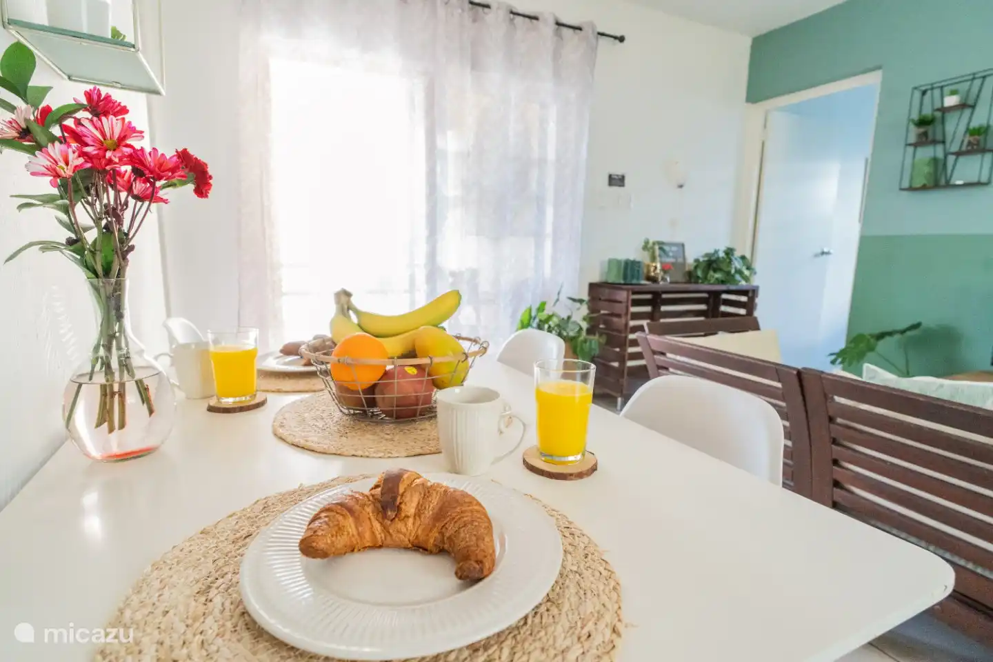 Living room - Dining table