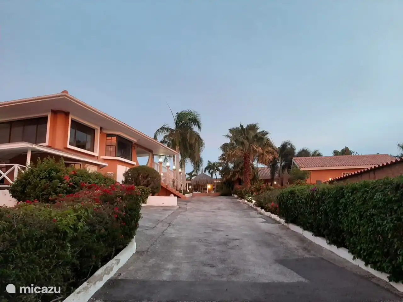 Path towards swimming pools