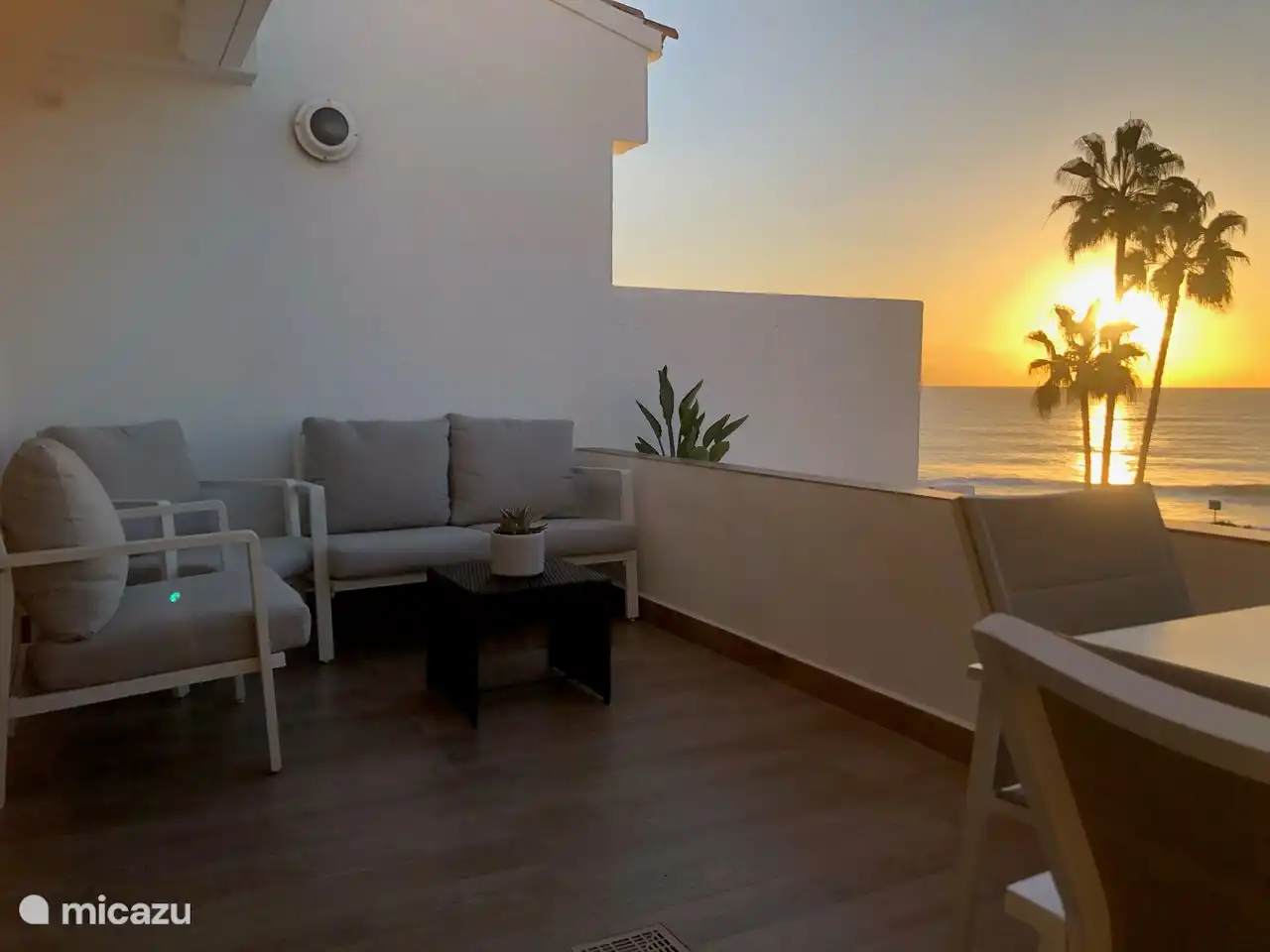 Terrasse avec lever de soleil !