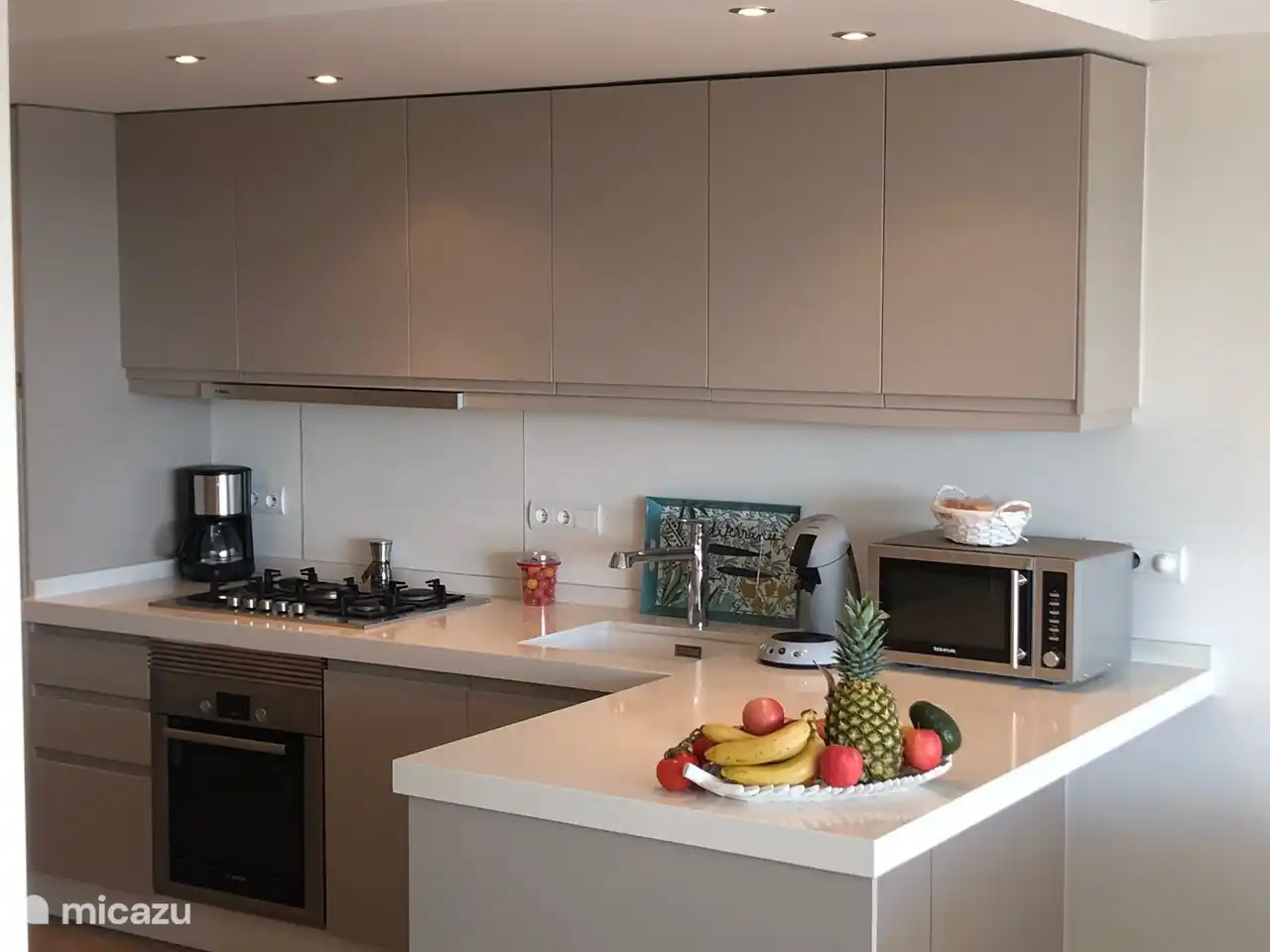 cuisine moderne entièrement équipée