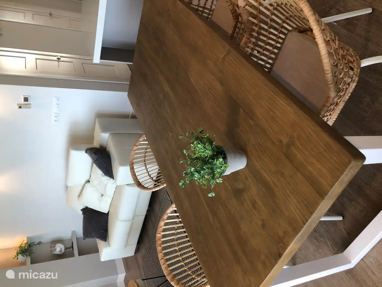 salle à manger confortable