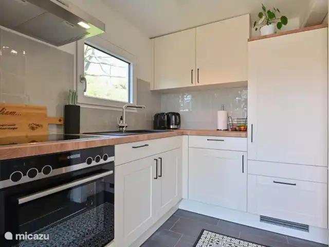 Maison de vacances Stoer | Pays-Bas, Limbourg, Valkenburg - appartement Vous pouvez profiter de la cuisine dans la cuisine! Et si votre ami à quatre pattes est avec vous, il y a un compartiment congélateur dans le réfrigérateur. Ou mettez-y une bonne glace.