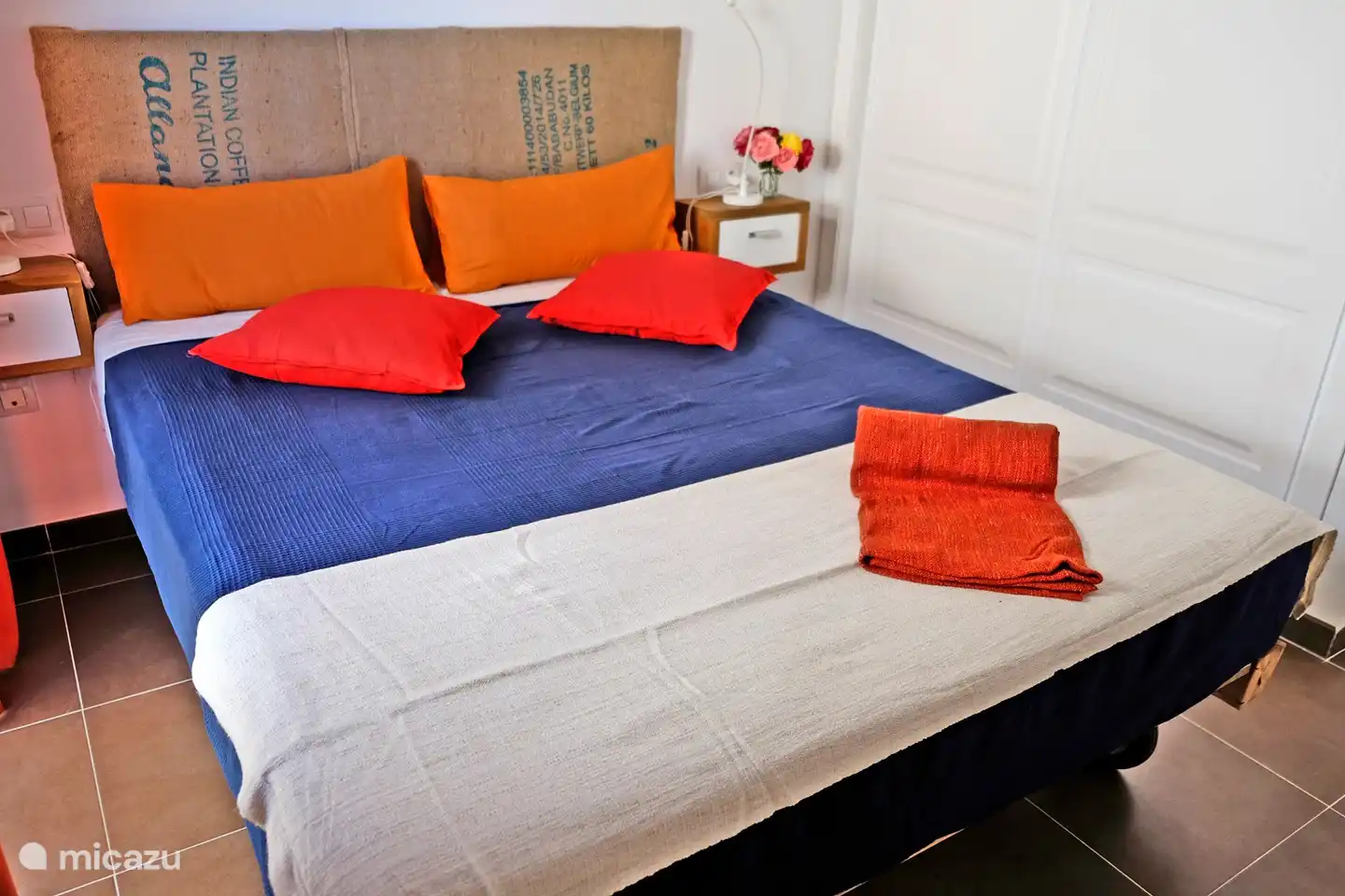 slaapkamer met dubbelbed (160x200) en ingebouwde kast