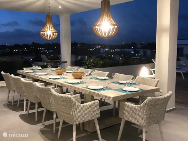 Incroyable villa de luxe à Vista Royal. | Curaçao, Banda Ariba (est), Vista Royal - villa Dîner confortable avec vue sur Vista Royal et Jan Thiel !
