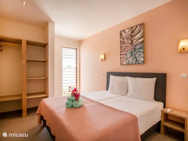 Incroyable villa de luxe à Vista Royal. | Curaçao, Banda Ariba (est), Vista Royal - villa Chambre avec volets.