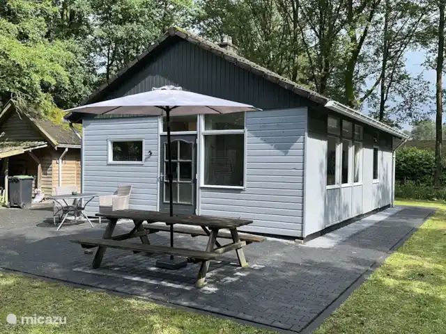 Huuske Woeste Wolden | Pays-Bas, Drenthe, Zuidwolde - maison de vacances Le soleil brille, le parasol peut être éteint.