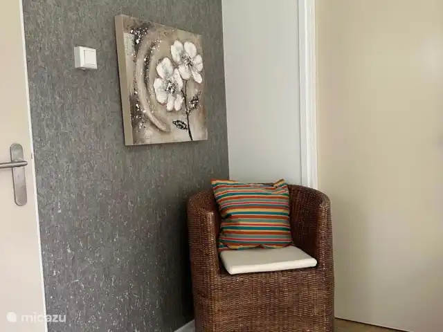 Huuske Woeste Wolden | Pays-Bas, Drenthe, Zuidwolde - maison de vacances Sympa dans un coin avec un livre